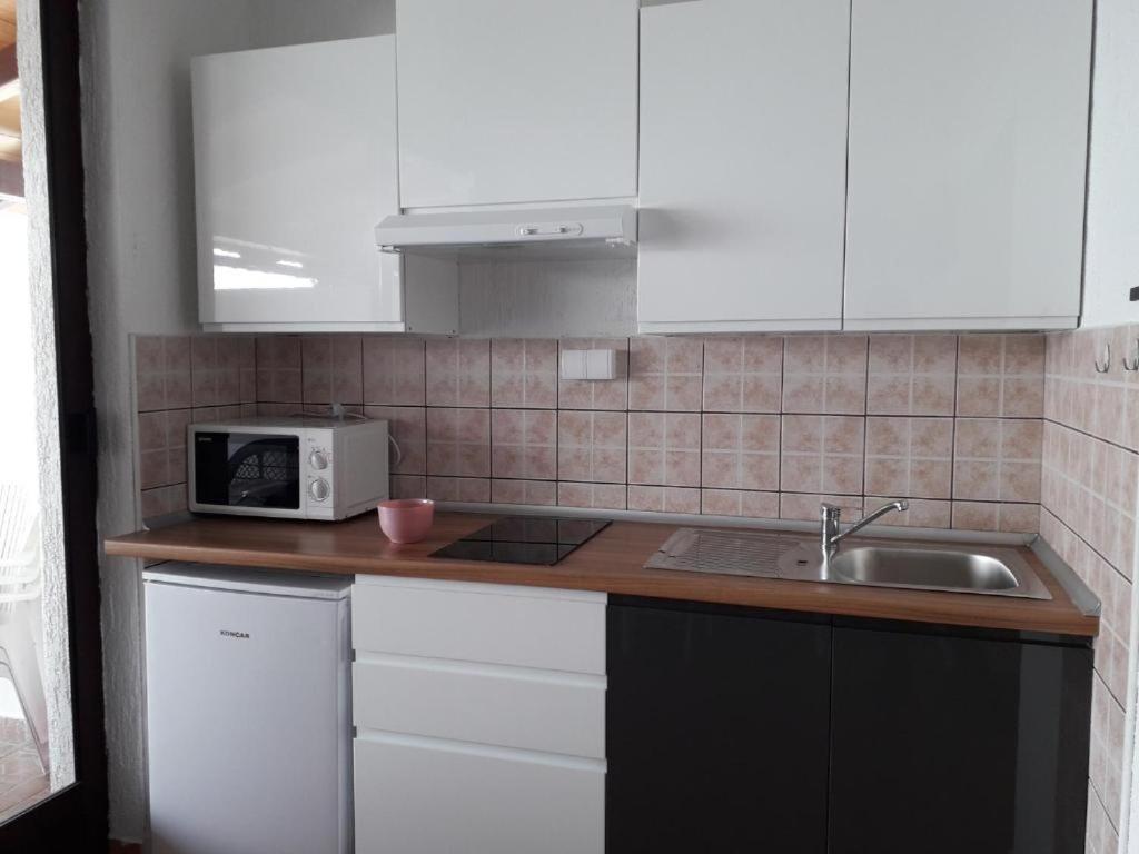 Mali Delfin Apartment สเวติยูไร ภายนอก รูปภาพ