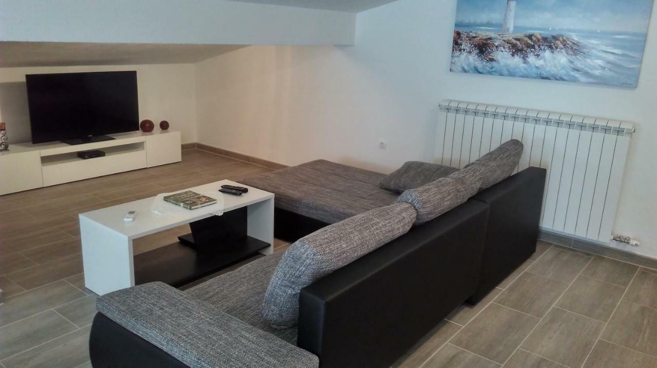 Mali Delfin Apartment สเวติยูไร ภายนอก รูปภาพ