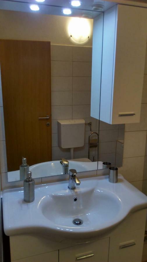 Mali Delfin Apartment สเวติยูไร ภายนอก รูปภาพ