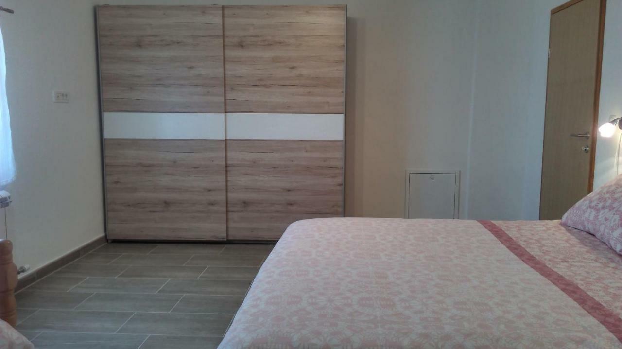 Mali Delfin Apartment สเวติยูไร ภายนอก รูปภาพ