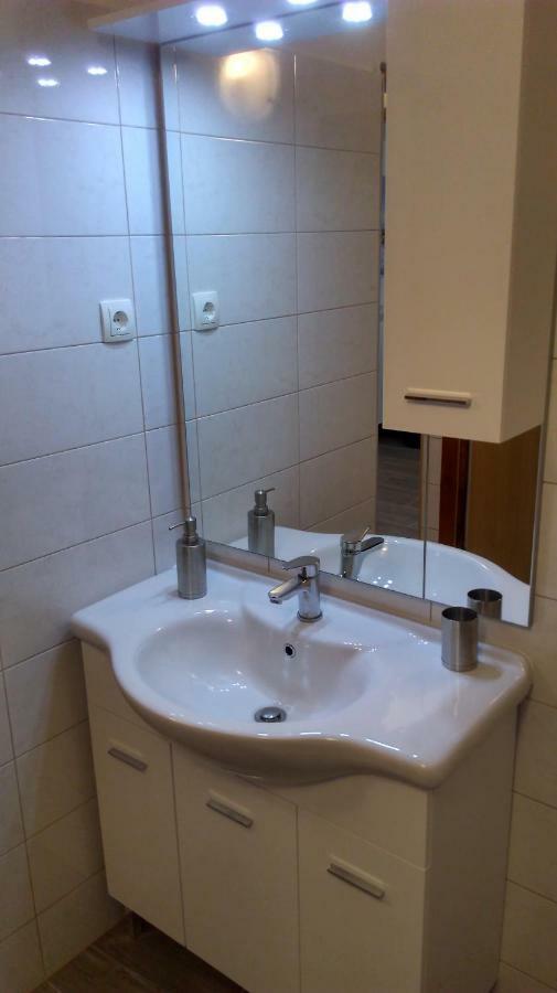 Mali Delfin Apartment สเวติยูไร ภายนอก รูปภาพ