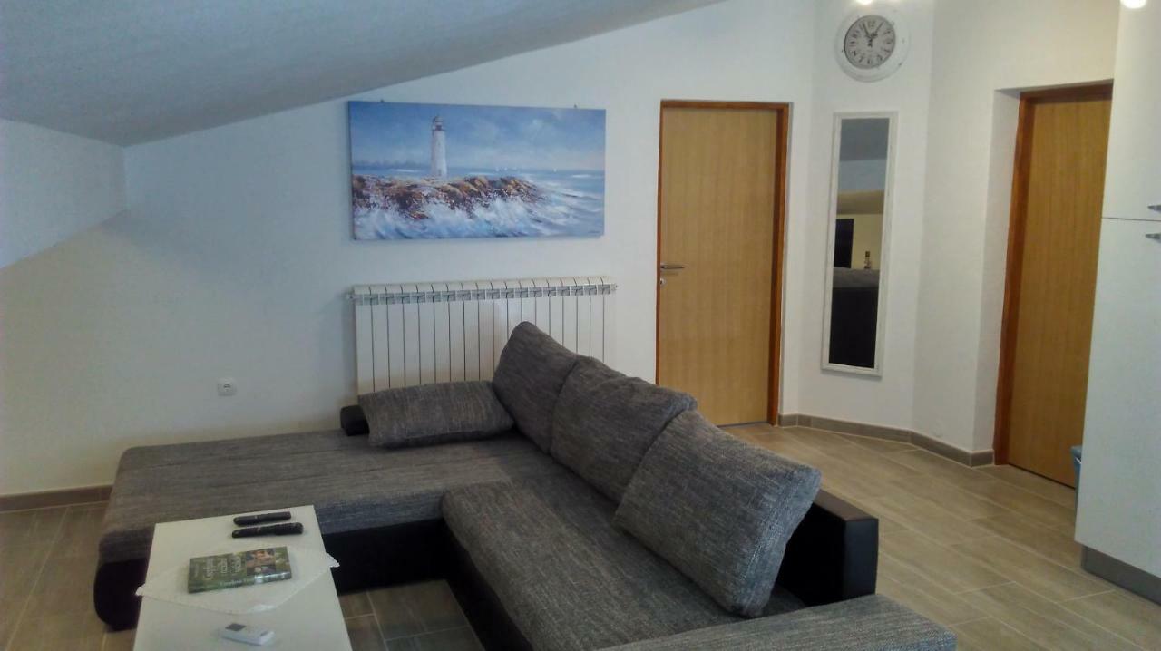 Mali Delfin Apartment สเวติยูไร ภายนอก รูปภาพ