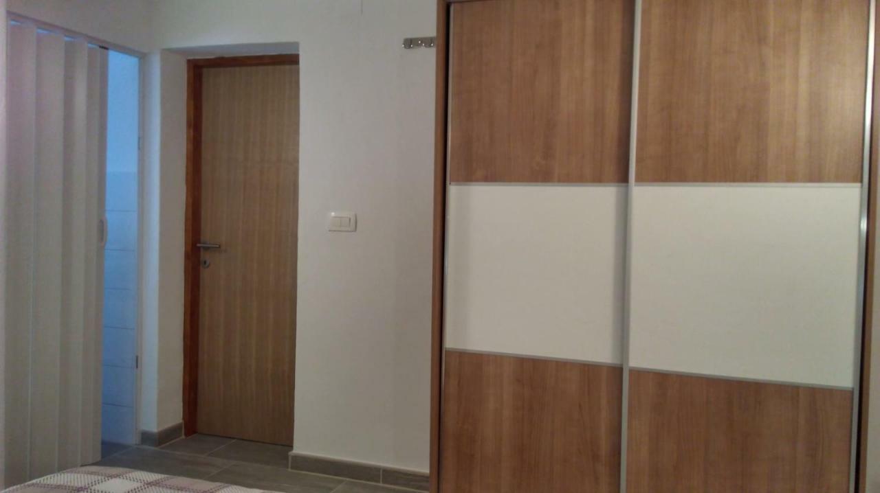 Mali Delfin Apartment สเวติยูไร ภายนอก รูปภาพ