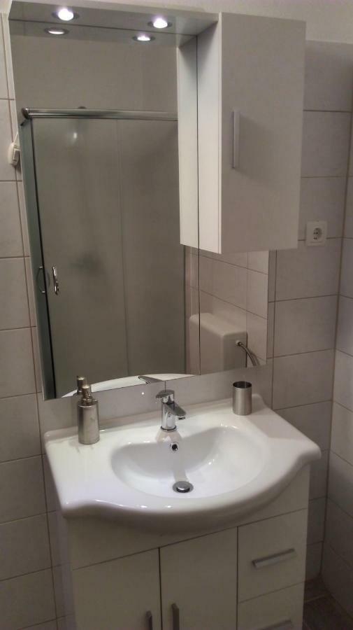 Mali Delfin Apartment สเวติยูไร ภายนอก รูปภาพ