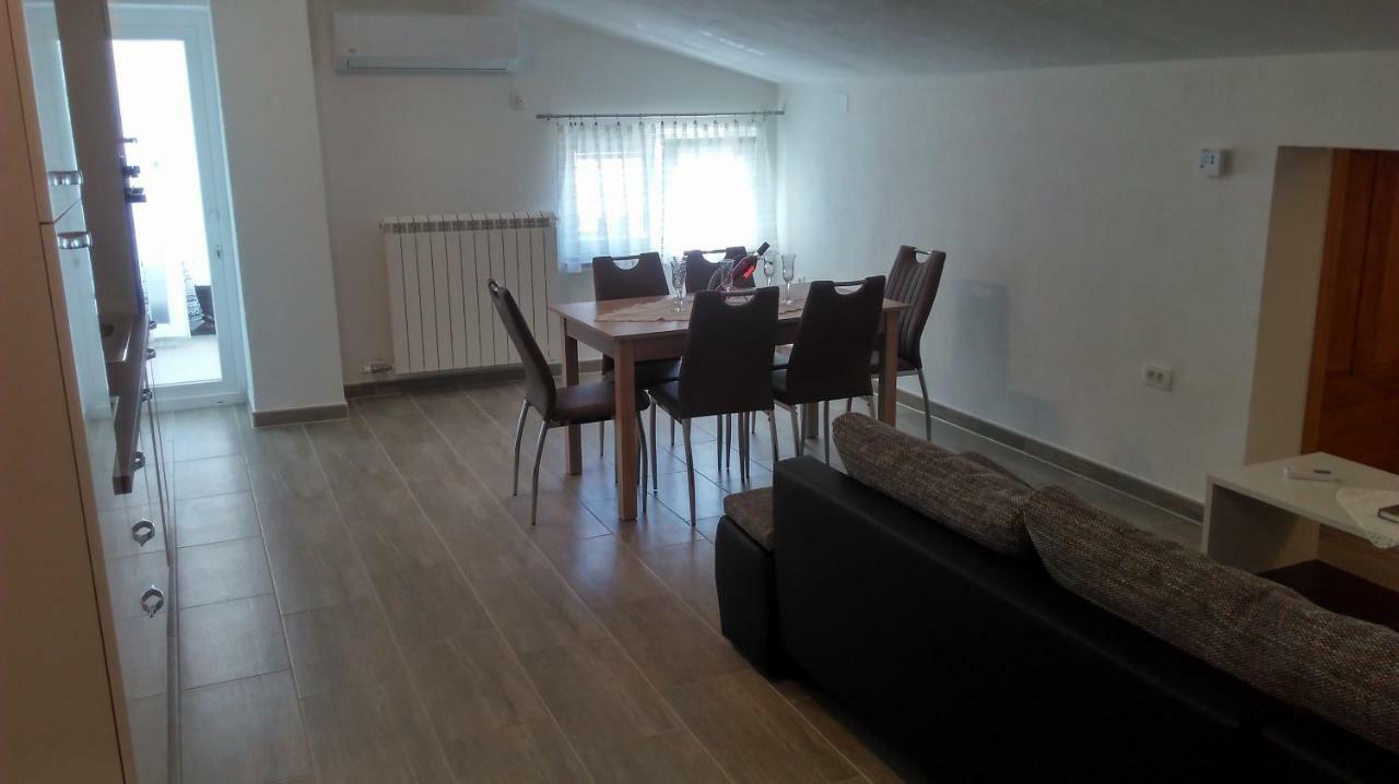 Mali Delfin Apartment สเวติยูไร ภายนอก รูปภาพ