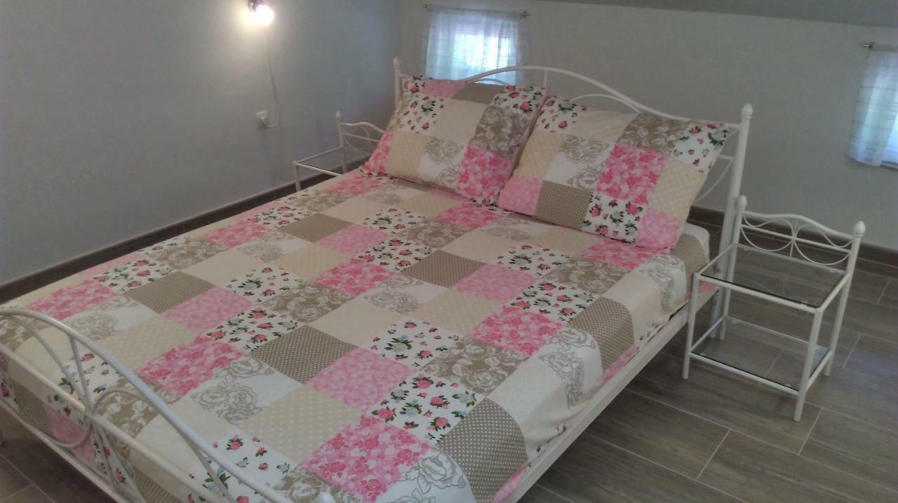 Mali Delfin Apartment สเวติยูไร ภายนอก รูปภาพ