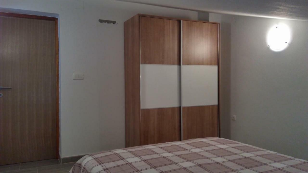 Mali Delfin Apartment สเวติยูไร ภายนอก รูปภาพ