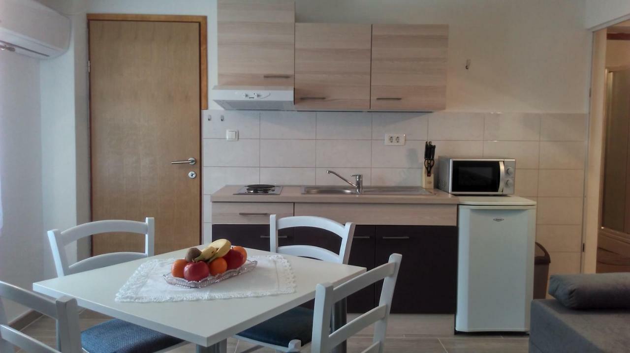 Mali Delfin Apartment สเวติยูไร ภายนอก รูปภาพ