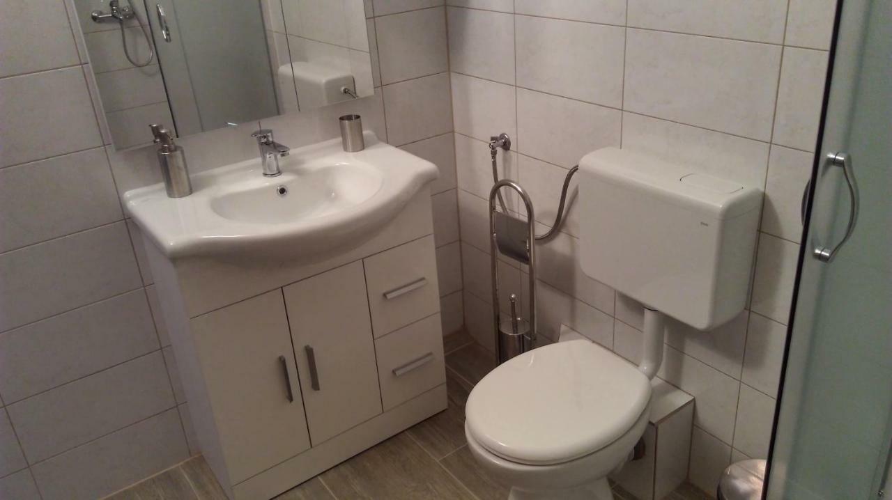 Mali Delfin Apartment สเวติยูไร ภายนอก รูปภาพ